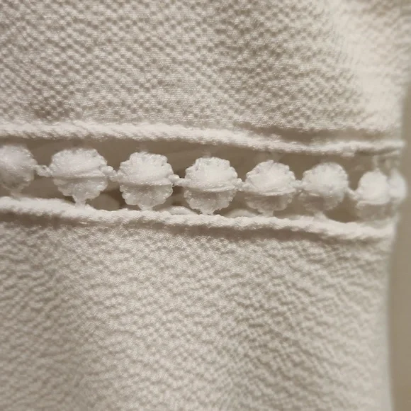 White with floral applications summer or homecoming dress. Size 1/2 - Picture 7 of 16